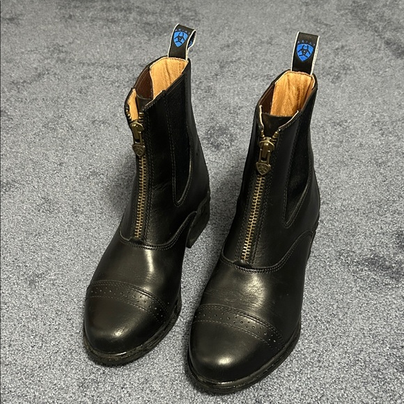Ariat Black Leather Ankle Horseback Riding Boots. Size 6.5. Gently worn - Picture 1 of 10
